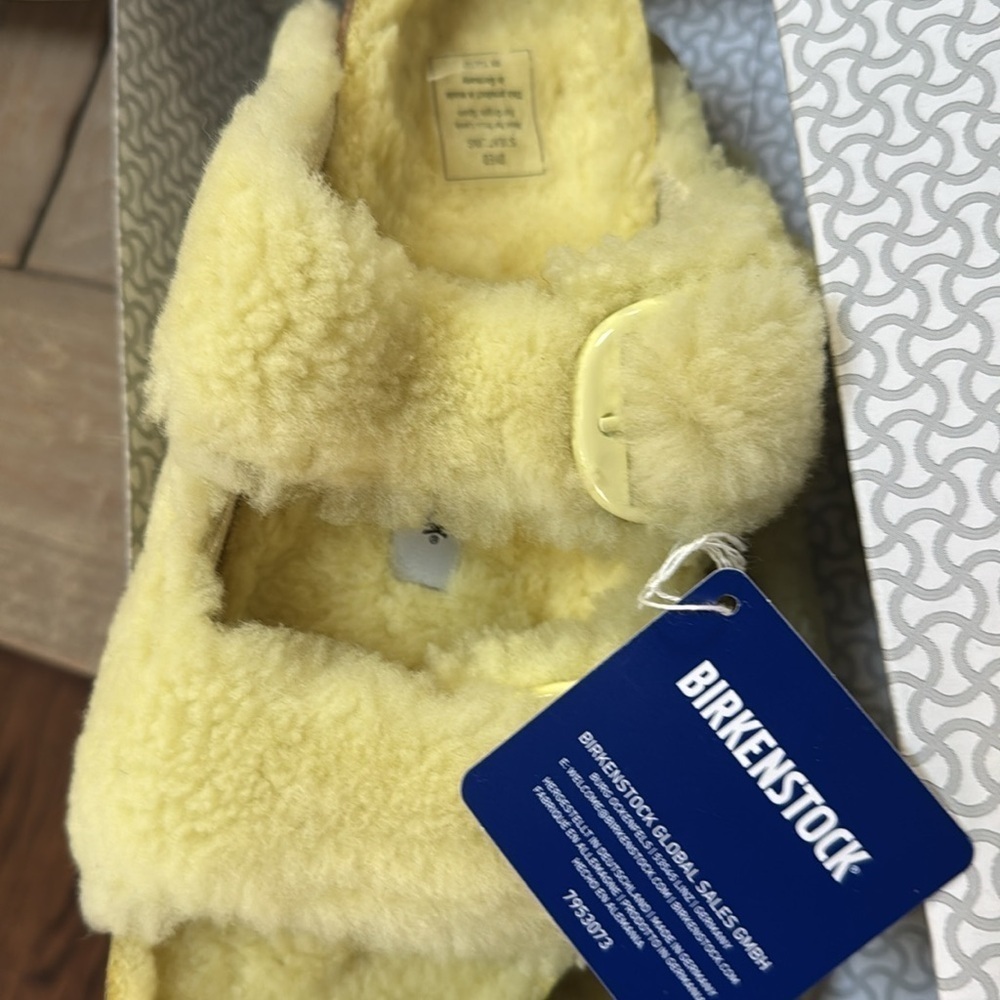 Birkenstock Arizona Teddy Big Buckle Yellow Shearling Sandals 38 39 Narrow NIB - Picture 8 of 10